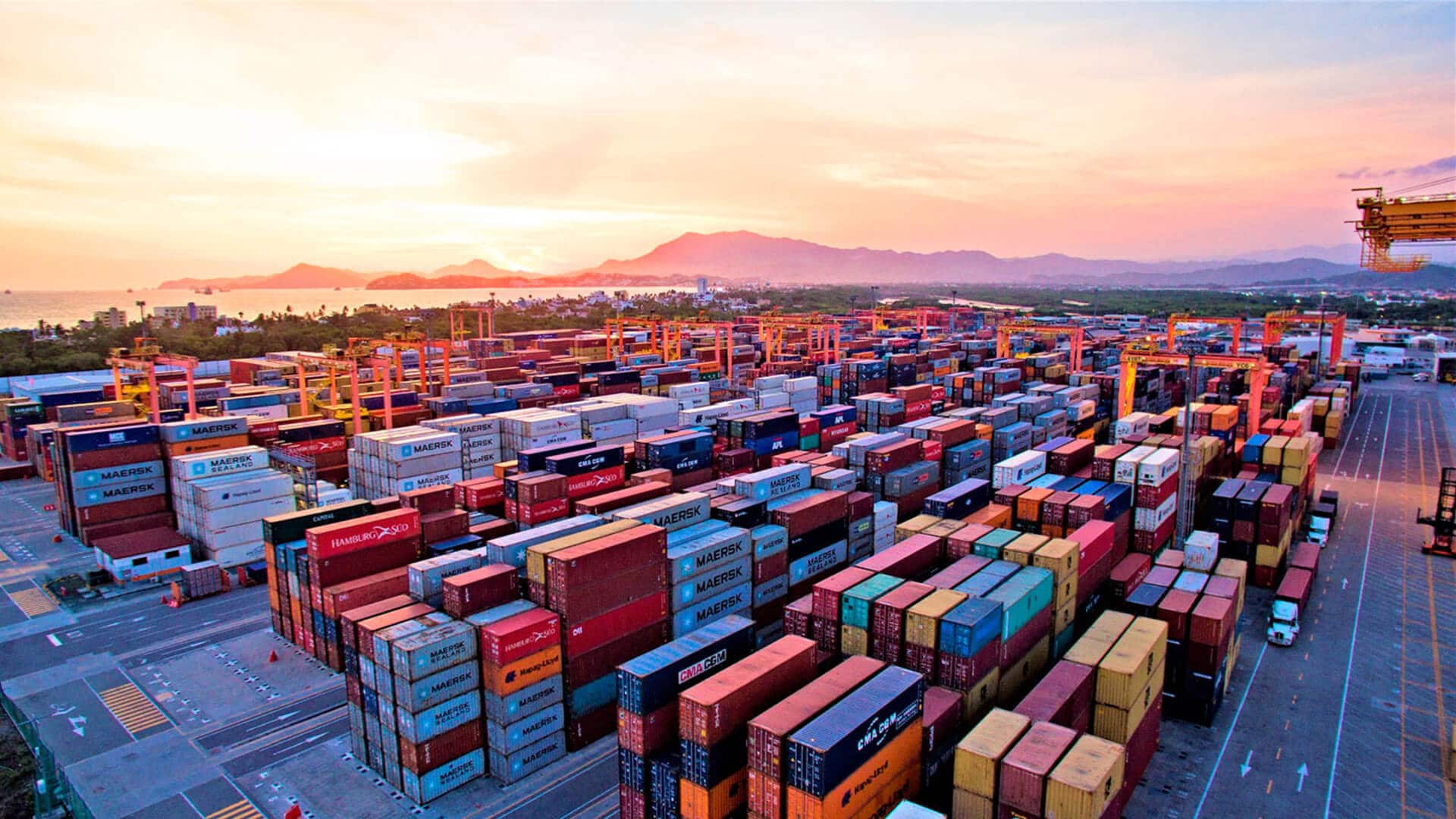 Mexican customs imposes a tax of 300,000 per cabinet