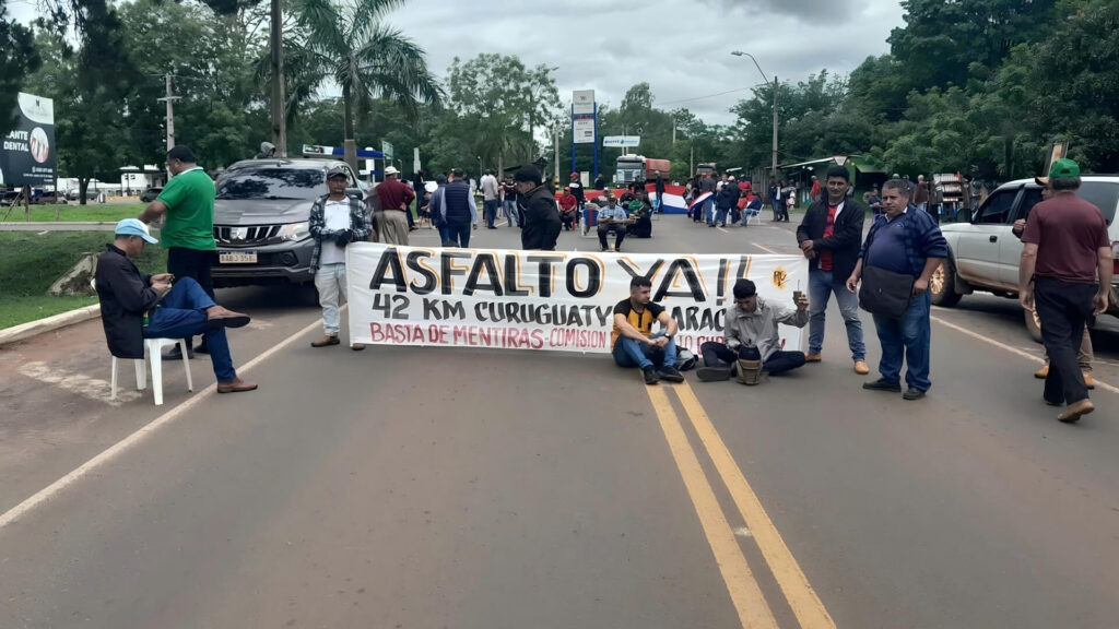 Mexican workers and farmers strike (1)